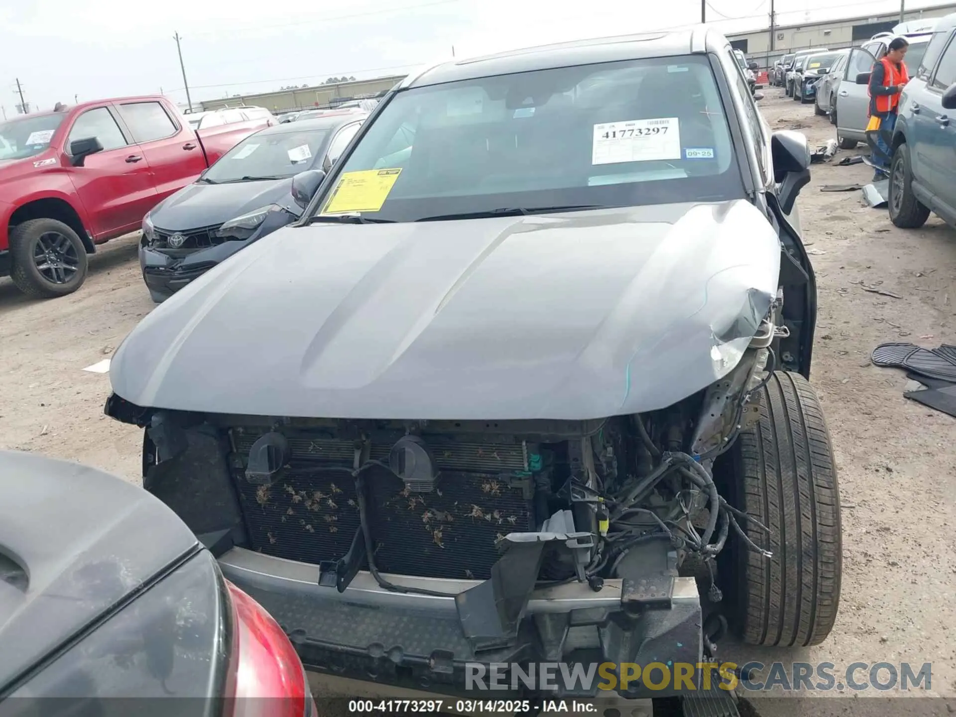 13 Photograph of a damaged car 5TDGZRAH1LS013144 TOYOTA HIGHLANDER 2020