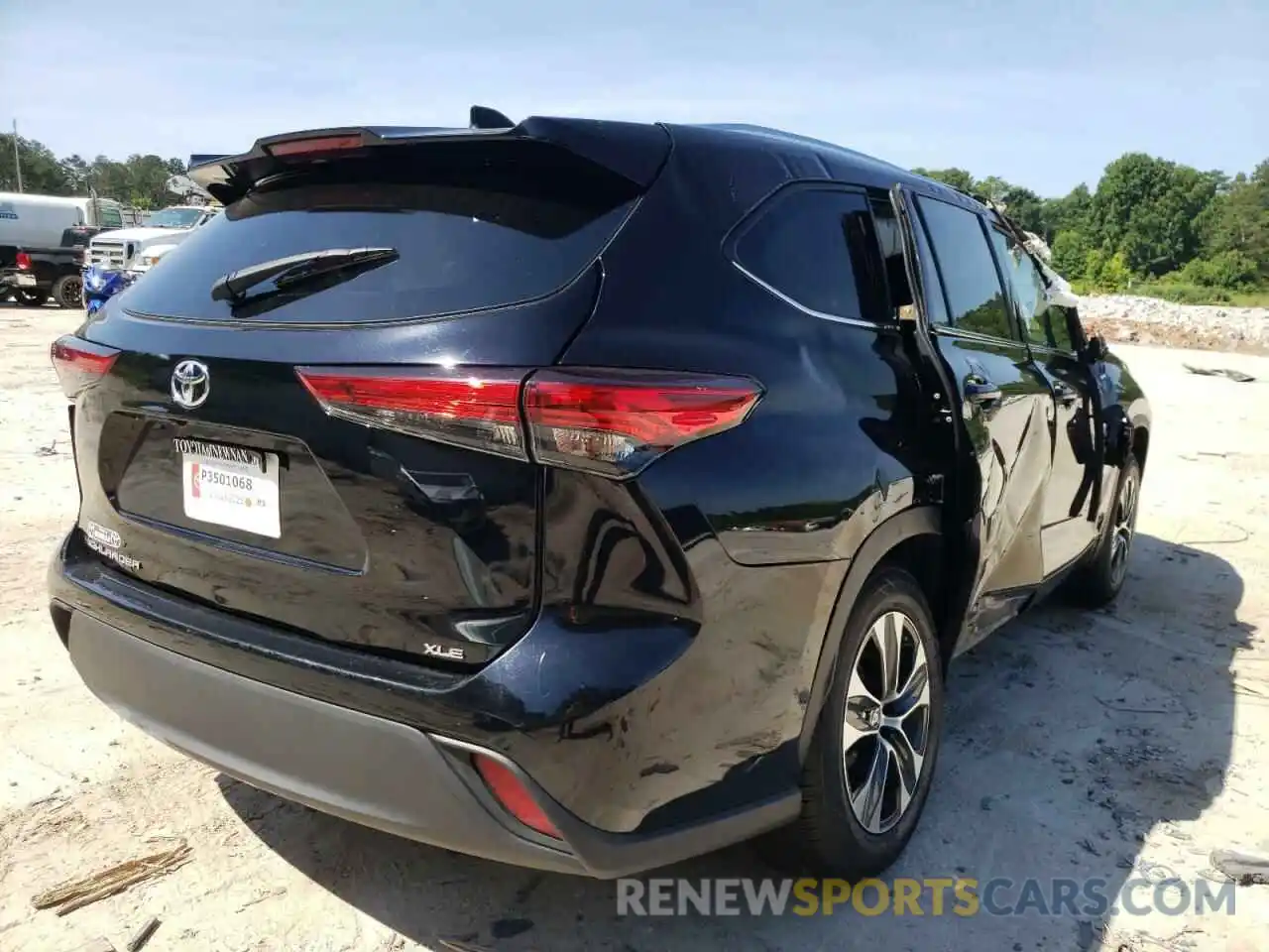 4 Photograph of a damaged car 5TDGZRAH1LS501851 TOYOTA HIGHLANDER 2020