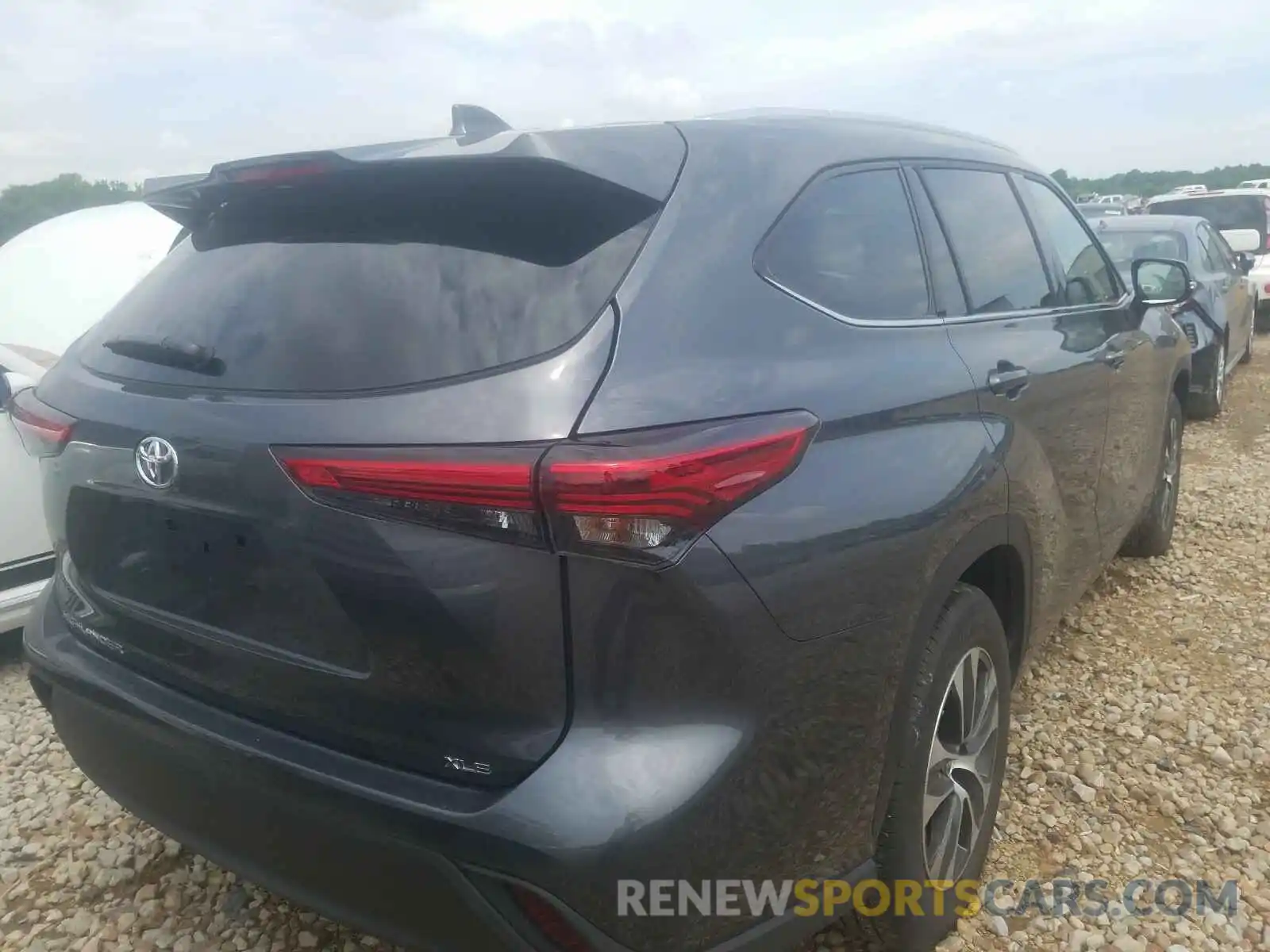 4 Photograph of a damaged car 5TDGZRAH1LS505365 TOYOTA HIGHLANDER 2020