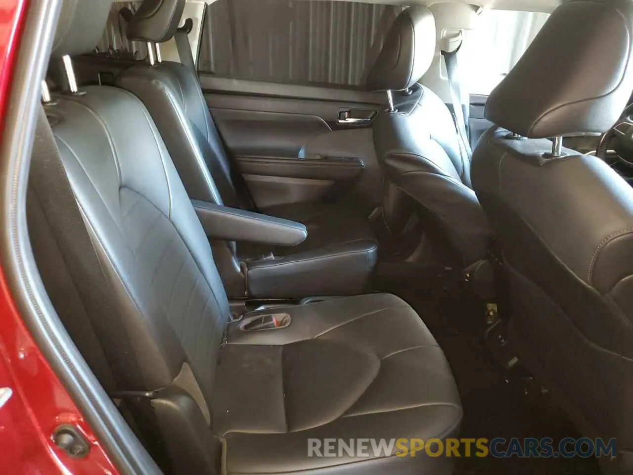11 Photograph of a damaged car 5TDGZRAH1LS510839 TOYOTA HIGHLANDER 2020