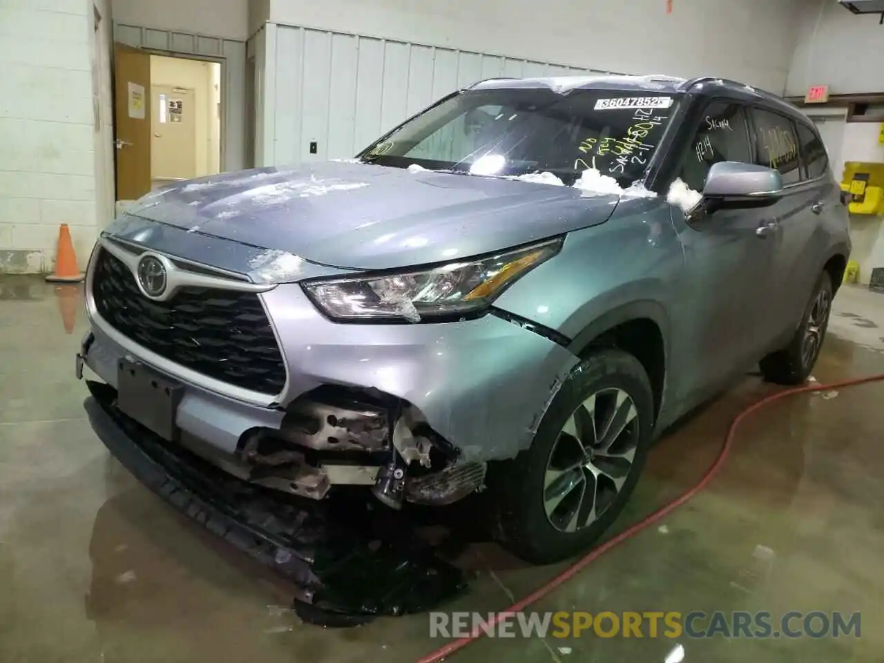 2 Photograph of a damaged car 5TDGZRAH2LS006025 TOYOTA HIGHLANDER 2020