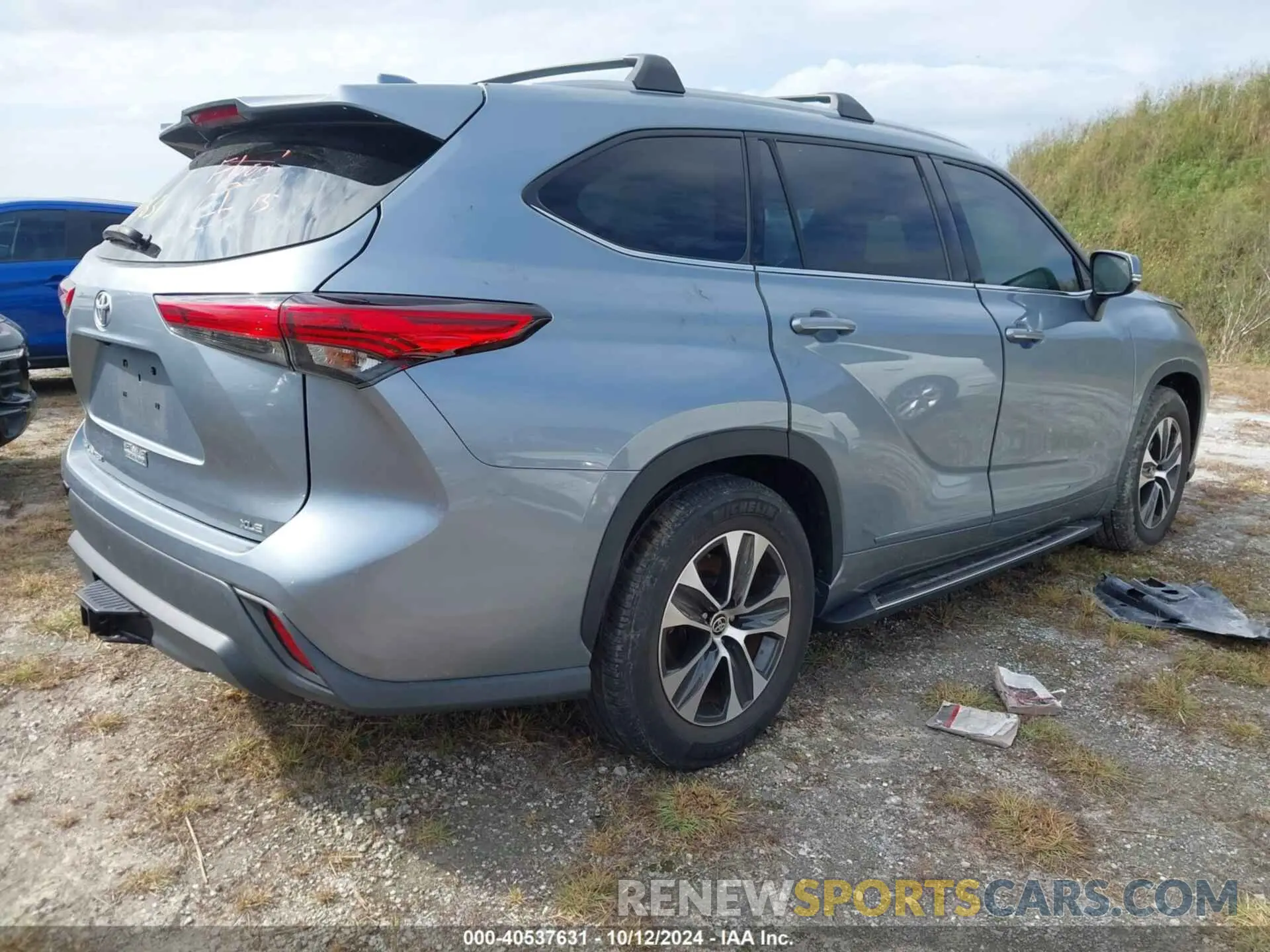 4 Photograph of a damaged car 5TDGZRAH2LS007739 TOYOTA HIGHLANDER 2020
