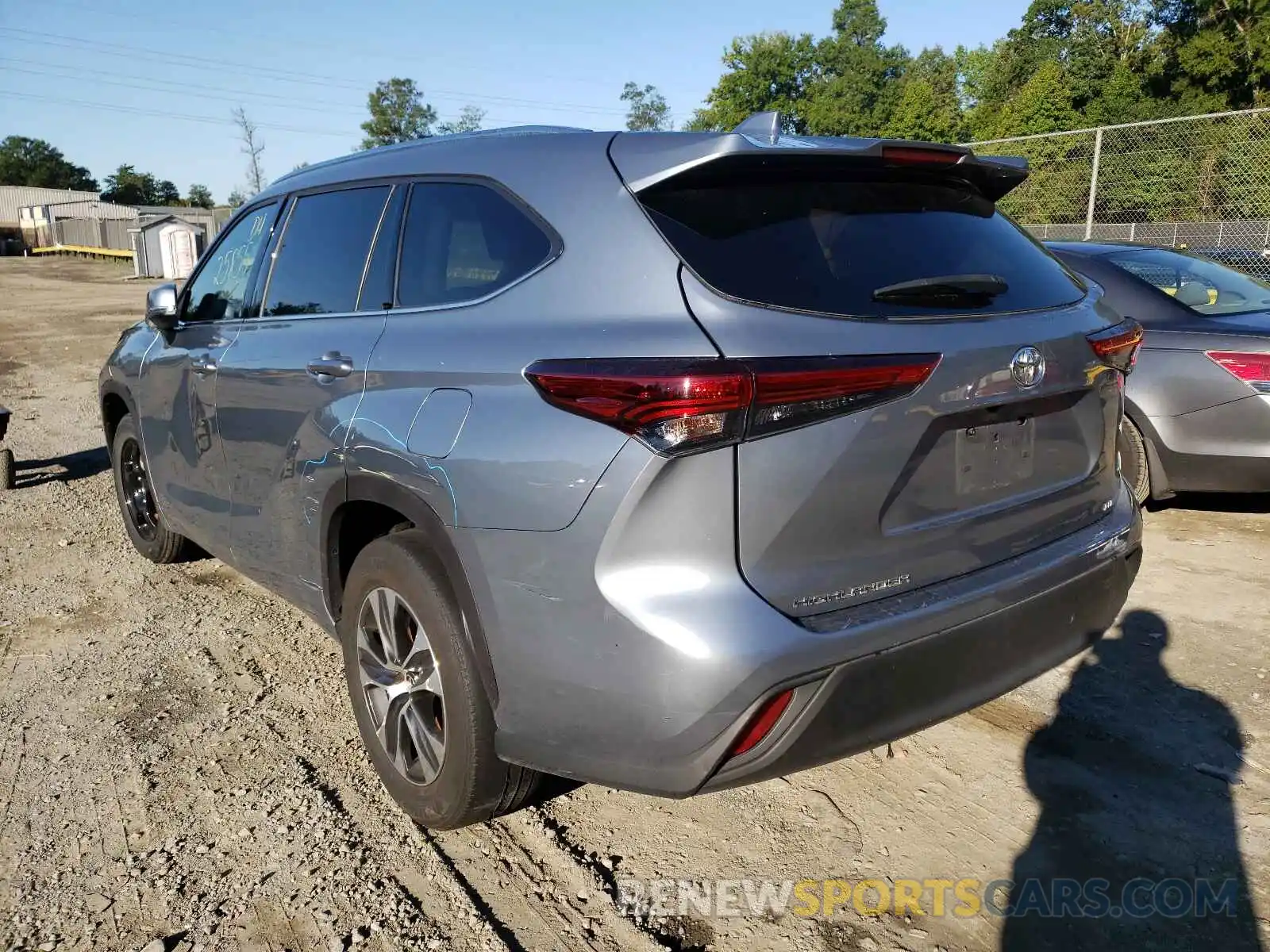 3 Photograph of a damaged car 5TDGZRAH2LS010043 TOYOTA HIGHLANDER 2020