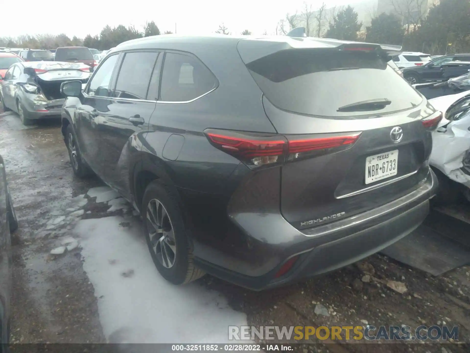 3 Photograph of a damaged car 5TDGZRAH2LS505892 TOYOTA HIGHLANDER 2020