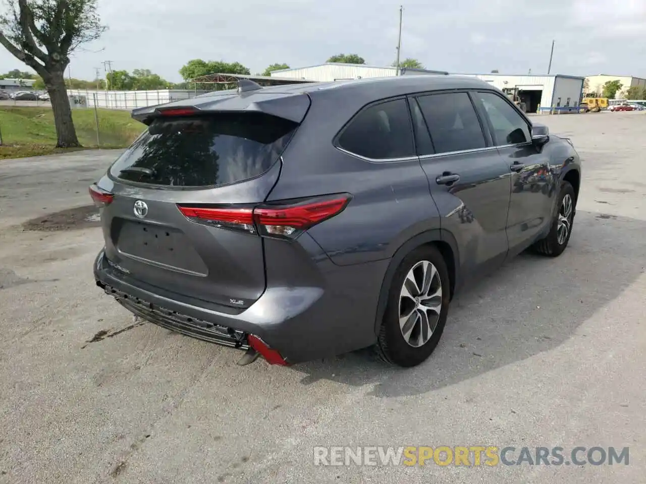 4 Photograph of a damaged car 5TDGZRAH2LS513961 TOYOTA HIGHLANDER 2020