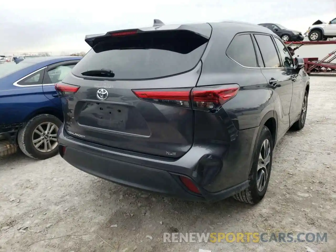 4 Photograph of a damaged car 5TDGZRAH3LS005613 TOYOTA HIGHLANDER 2020