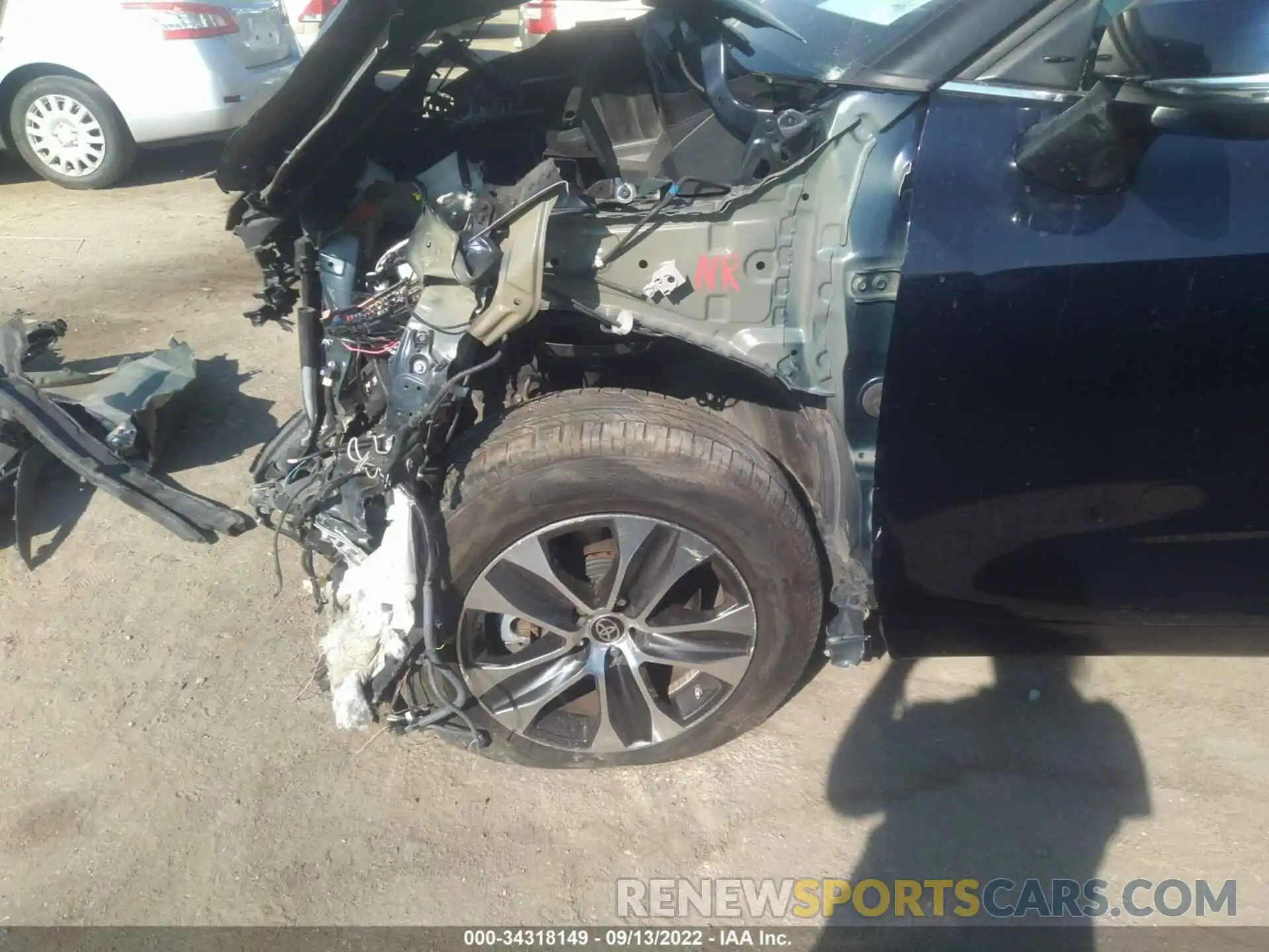 11 Photograph of a damaged car 5TDGZRAH3LS006146 TOYOTA HIGHLANDER 2020