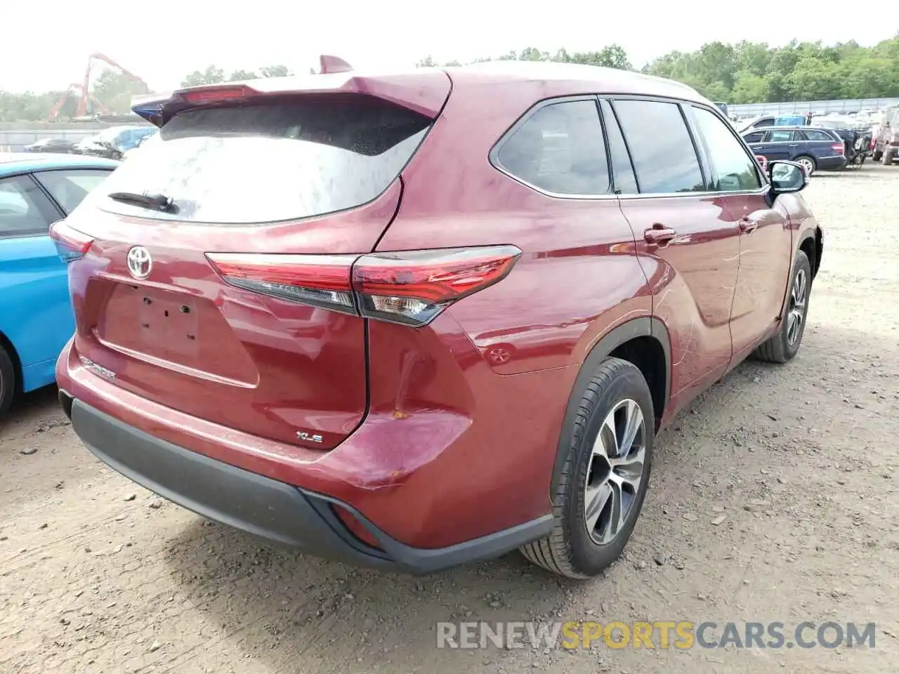 4 Photograph of a damaged car 5TDGZRAH3LS010231 TOYOTA HIGHLANDER 2020