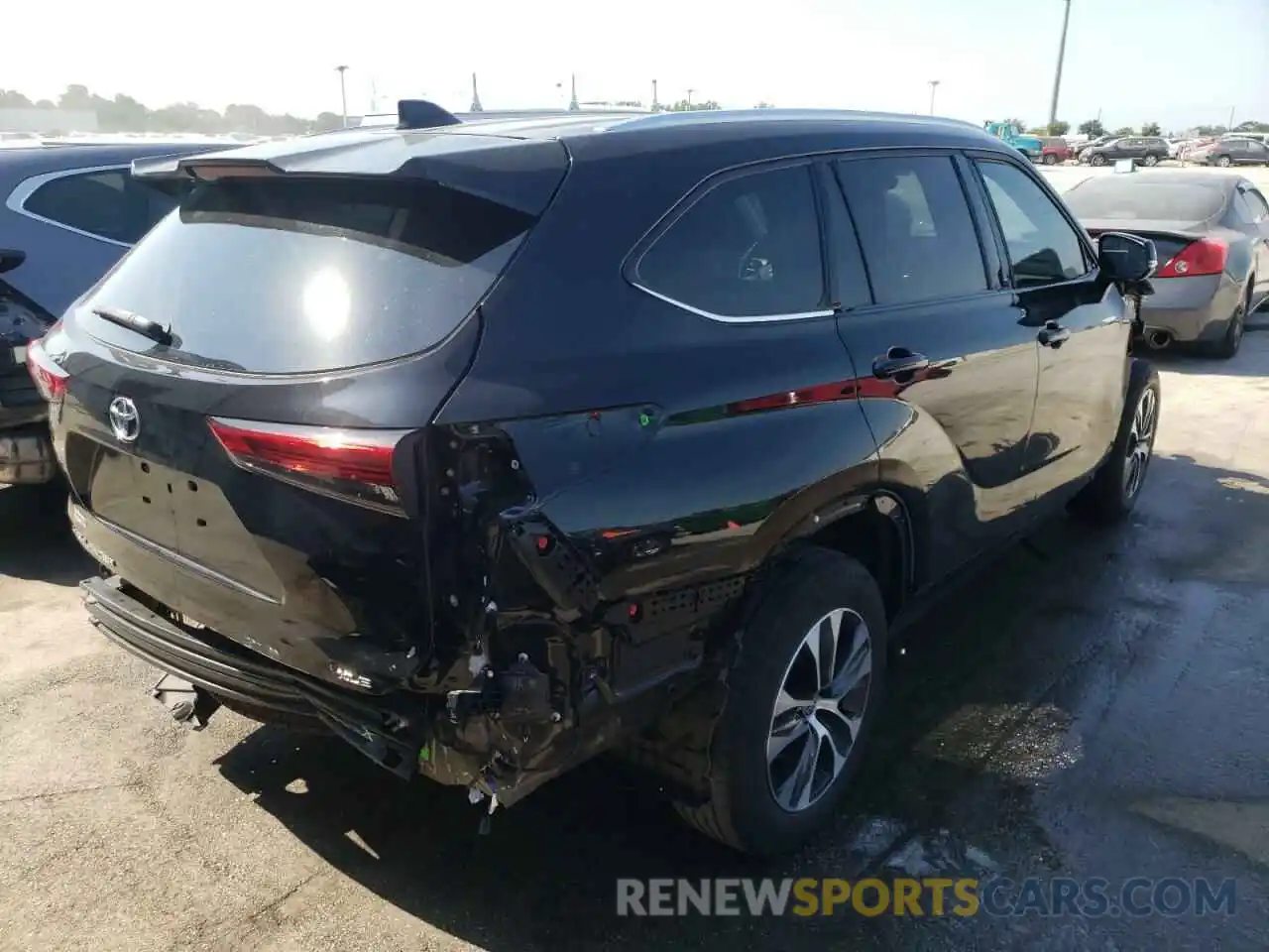 4 Photograph of a damaged car 5TDGZRAH3LS014926 TOYOTA HIGHLANDER 2020