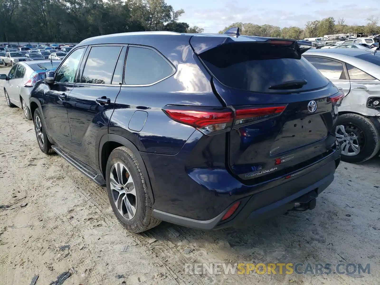 3 Photograph of a damaged car 5TDGZRAH3LS020418 TOYOTA HIGHLANDER 2020