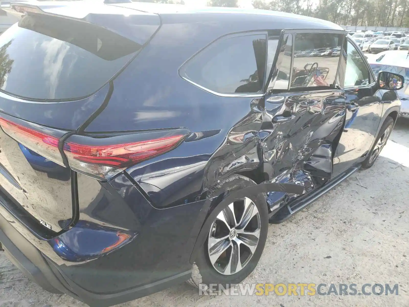 9 Photograph of a damaged car 5TDGZRAH3LS020418 TOYOTA HIGHLANDER 2020