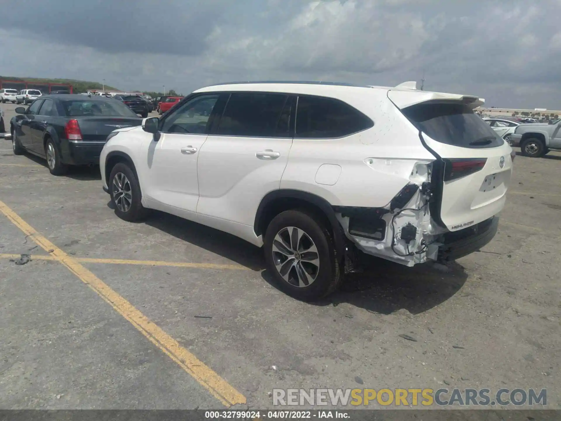 3 Photograph of a damaged car 5TDGZRAH3LS029149 TOYOTA HIGHLANDER 2020