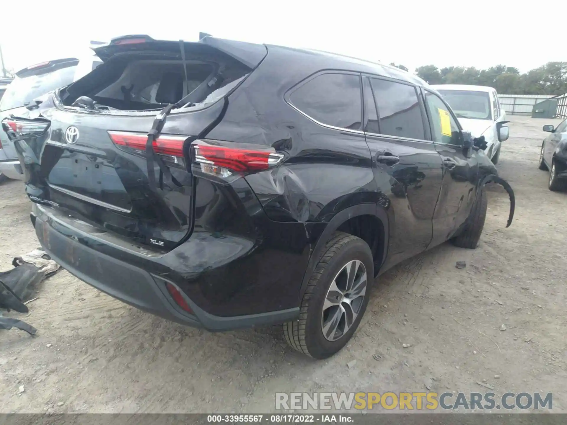 4 Photograph of a damaged car 5TDGZRAH3LS502886 TOYOTA HIGHLANDER 2020