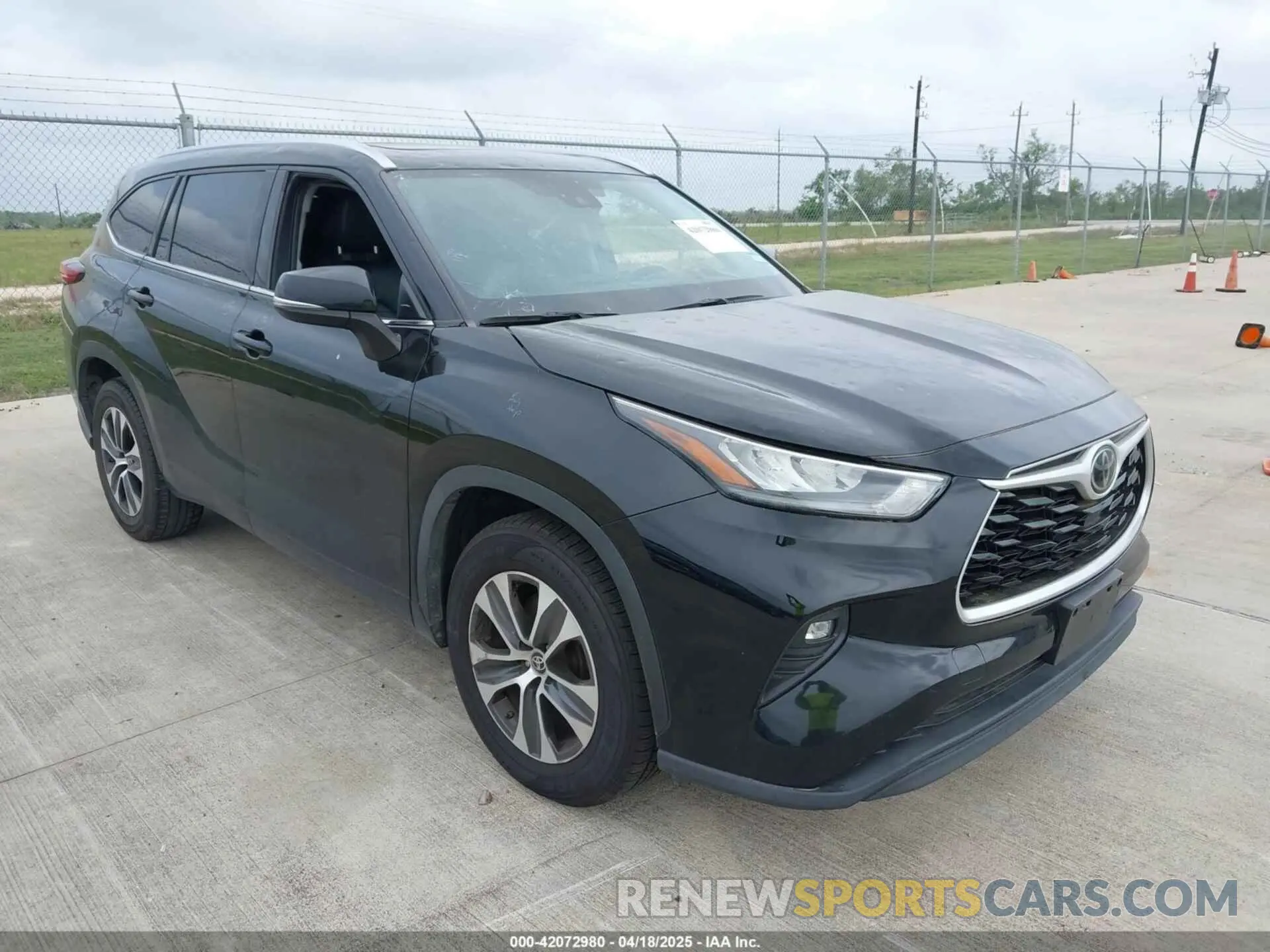 1 Photograph of a damaged car 5TDGZRAH3LS504430 TOYOTA HIGHLANDER 2020