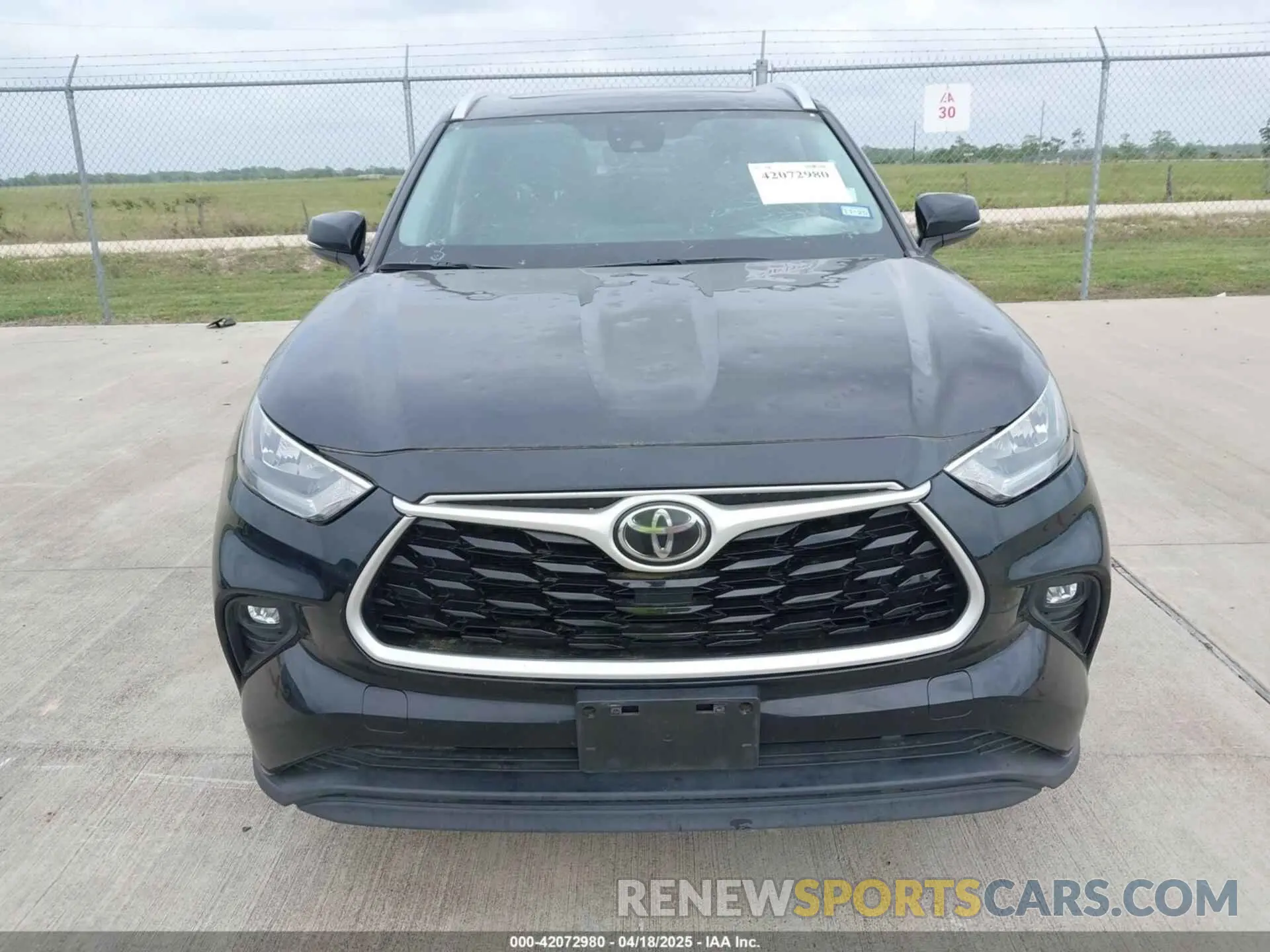 12 Photograph of a damaged car 5TDGZRAH3LS504430 TOYOTA HIGHLANDER 2020