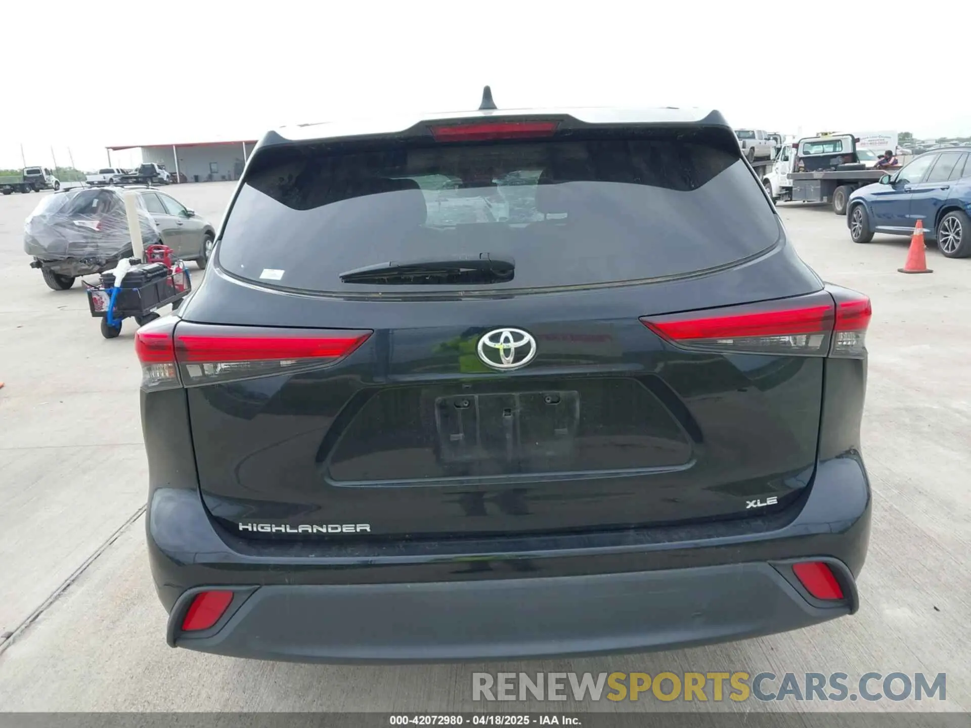 16 Photograph of a damaged car 5TDGZRAH3LS504430 TOYOTA HIGHLANDER 2020