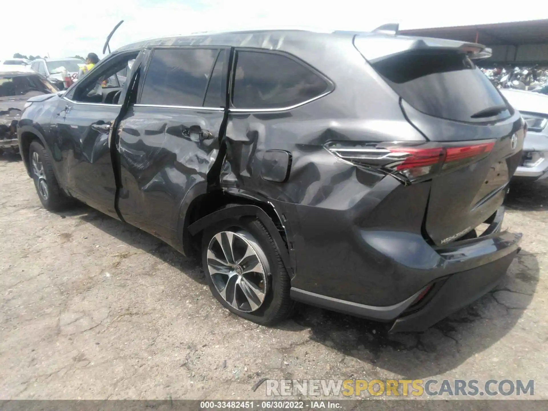 3 Photograph of a damaged car 5TDGZRAH3LS509658 TOYOTA HIGHLANDER 2020