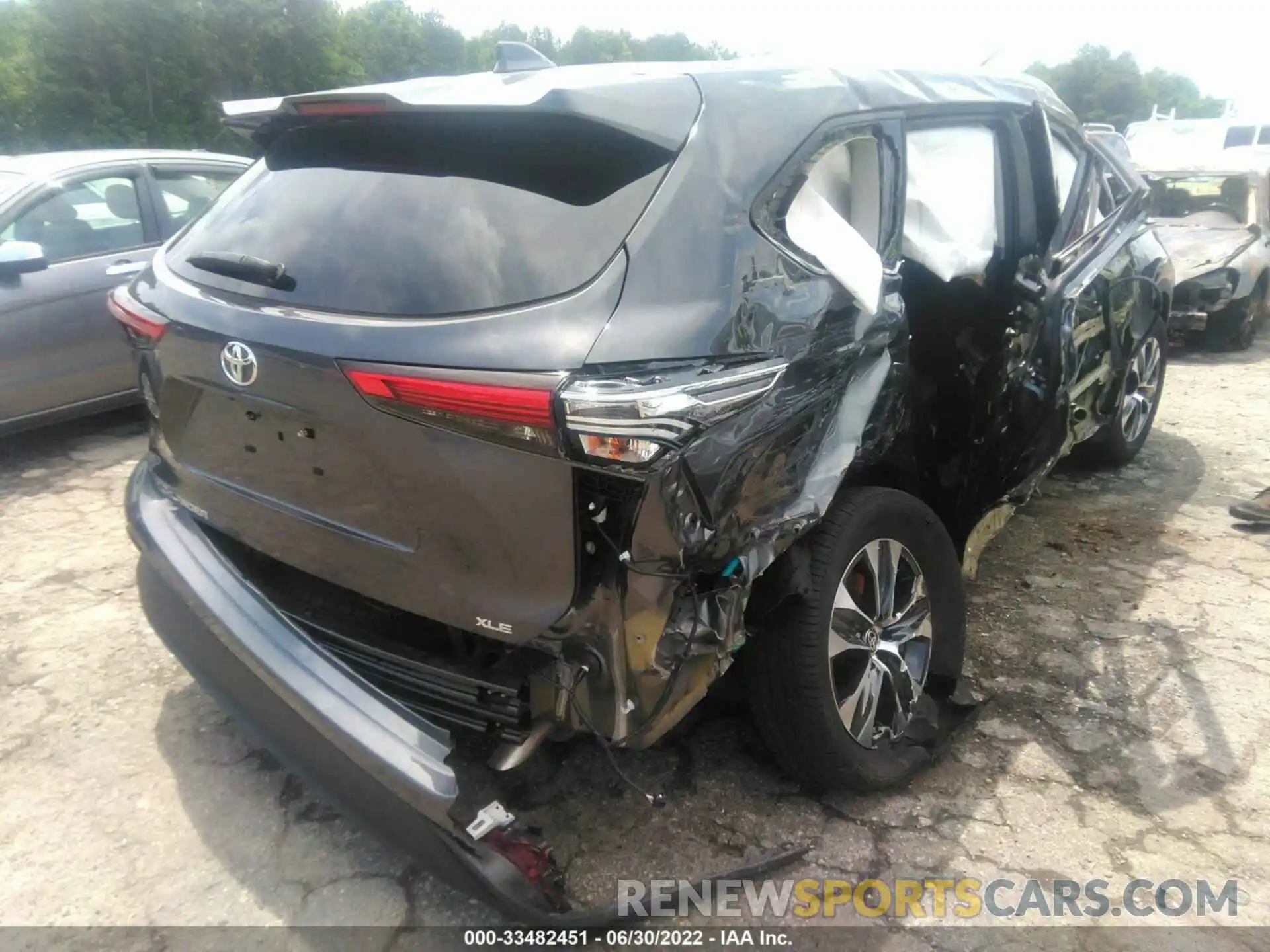 4 Photograph of a damaged car 5TDGZRAH3LS509658 TOYOTA HIGHLANDER 2020