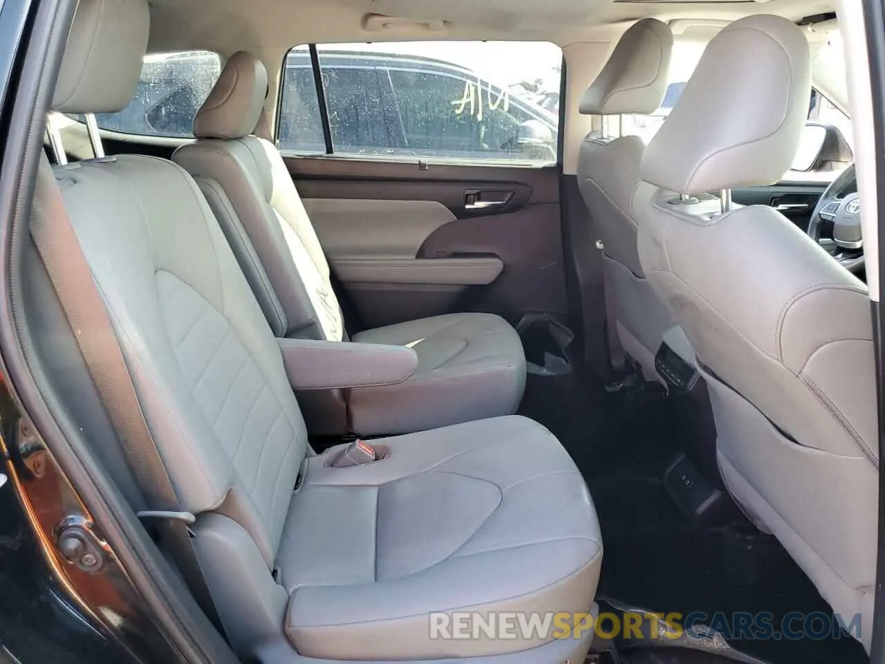 11 Photograph of a damaged car 5TDGZRAH3LS512656 TOYOTA HIGHLANDER 2020