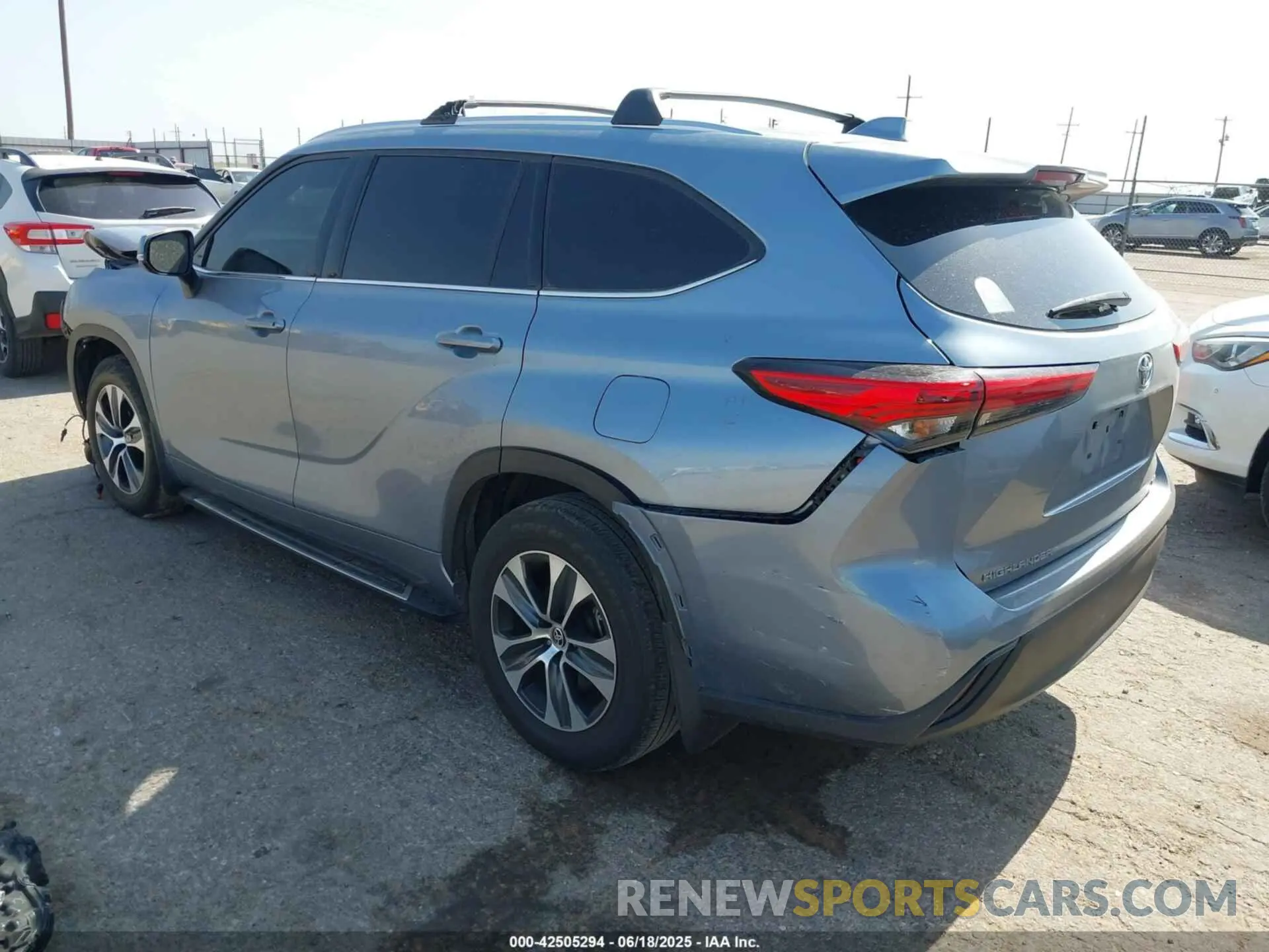 3 Photograph of a damaged car 5TDGZRAH4LS028656 TOYOTA HIGHLANDER 2020
