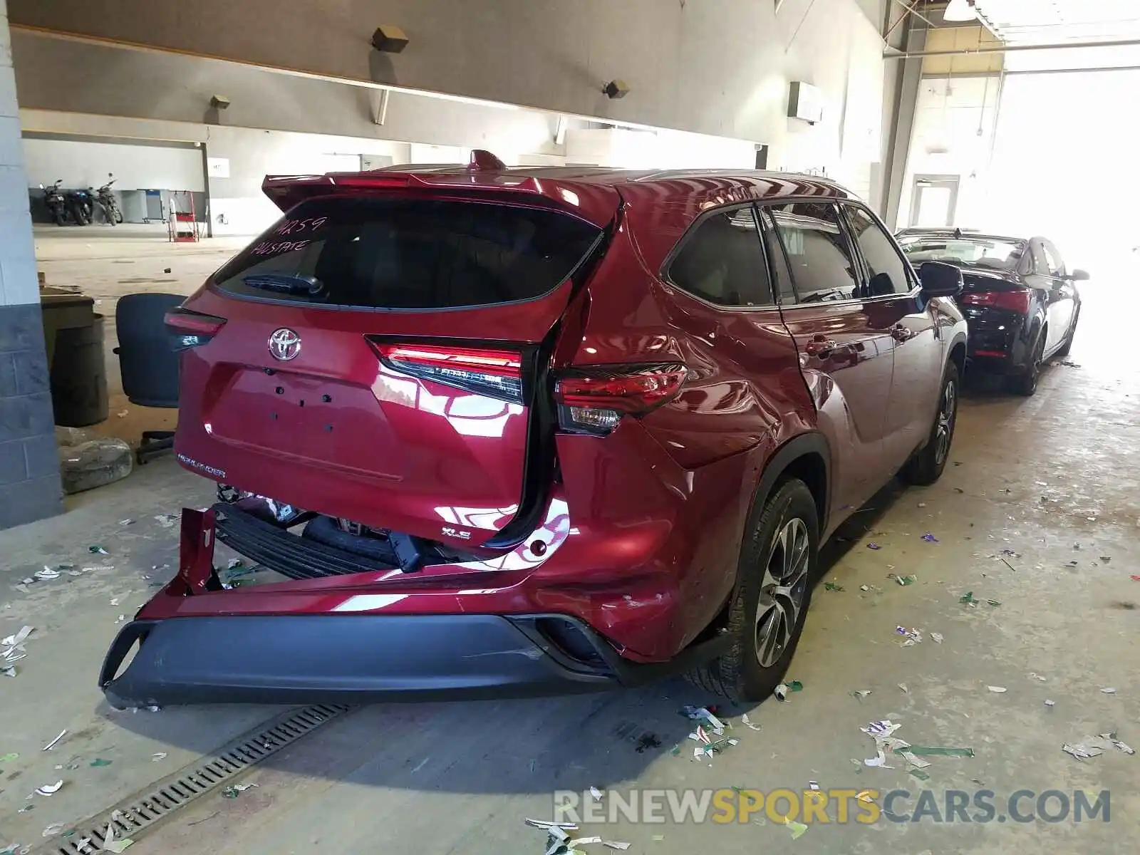 4 Photograph of a damaged car 5TDGZRAH4LS029225 TOYOTA HIGHLANDER 2020