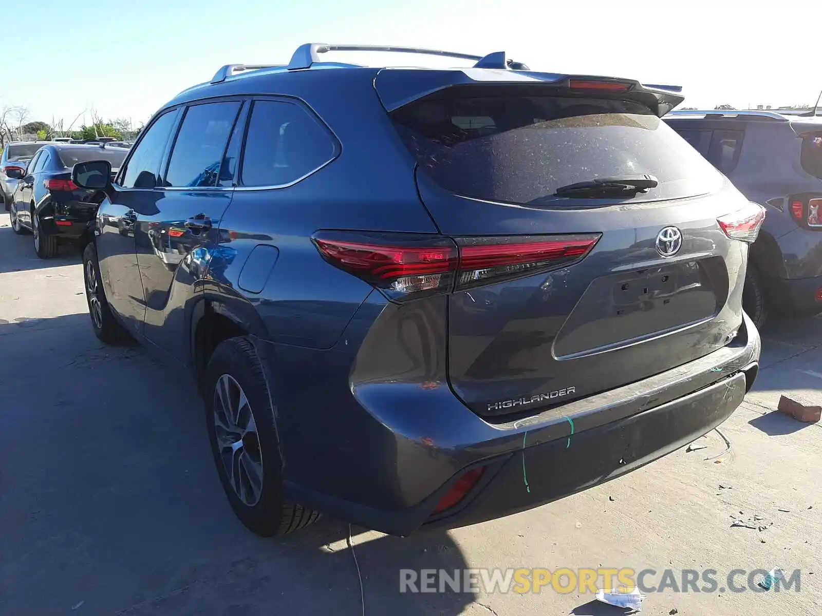 3 Photograph of a damaged car 5TDGZRAH5LS014989 TOYOTA HIGHLANDER 2020