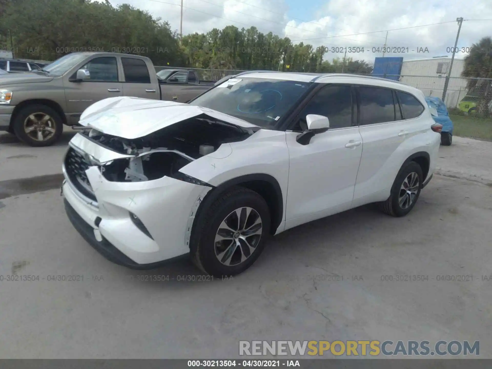 2 Photograph of a damaged car 5TDGZRAH5LS028634 TOYOTA HIGHLANDER 2020