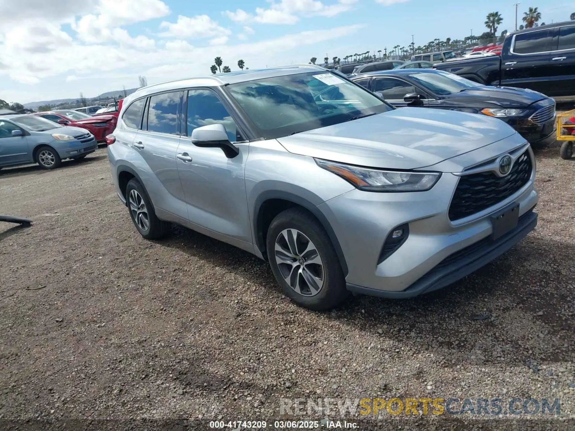 1 Photograph of a damaged car 5TDGZRAH5LS502260 TOYOTA HIGHLANDER 2020