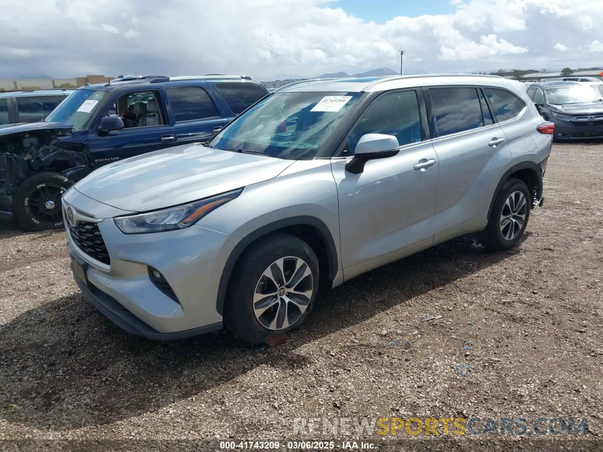 2 Photograph of a damaged car 5TDGZRAH5LS502260 TOYOTA HIGHLANDER 2020