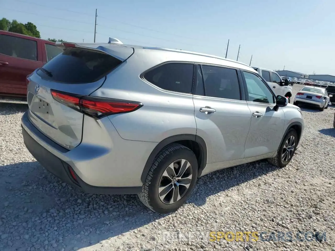3 Photograph of a damaged car 5TDGZRAH5LS502887 TOYOTA HIGHLANDER 2020