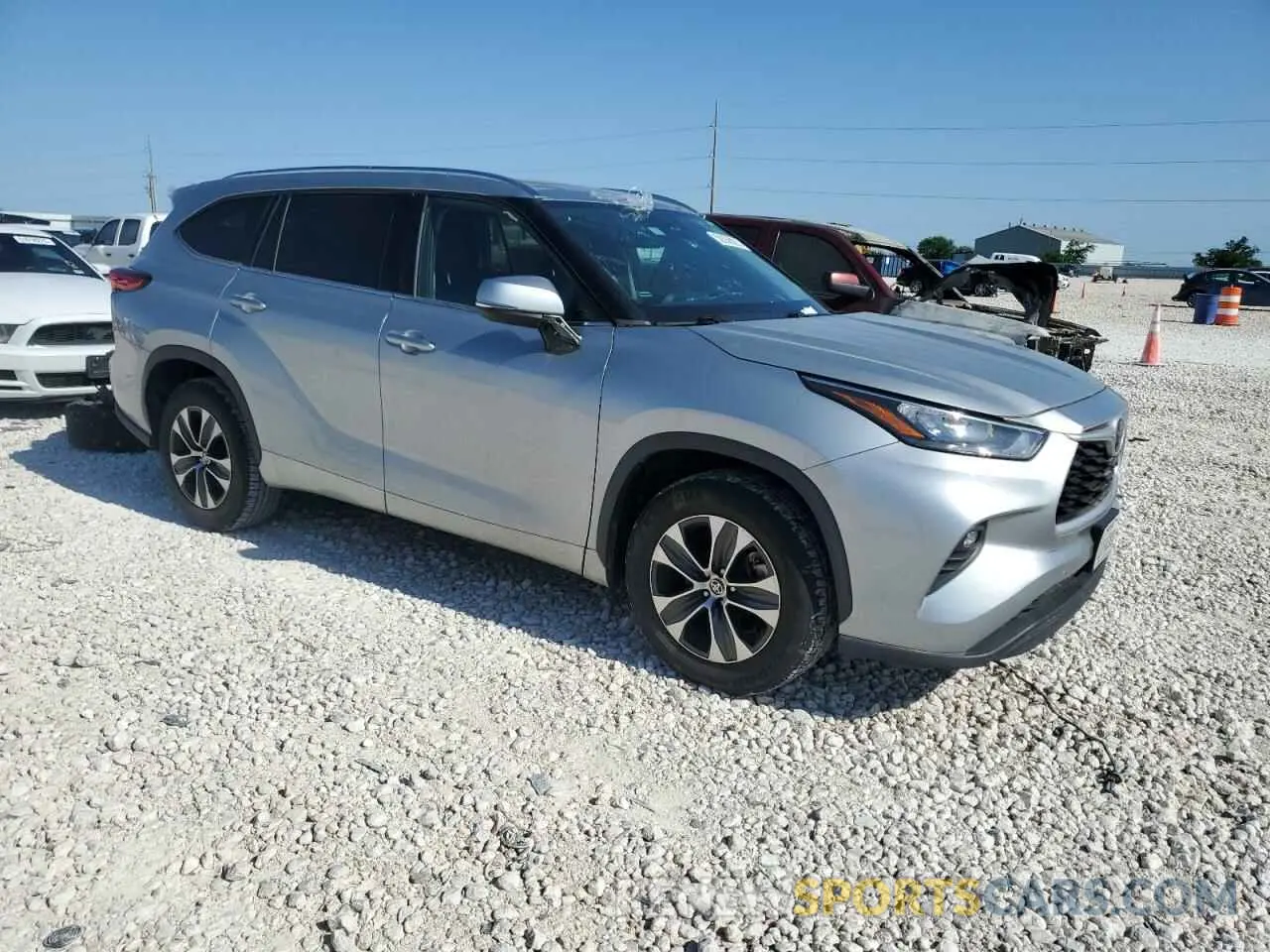 4 Photograph of a damaged car 5TDGZRAH5LS502887 TOYOTA HIGHLANDER 2020