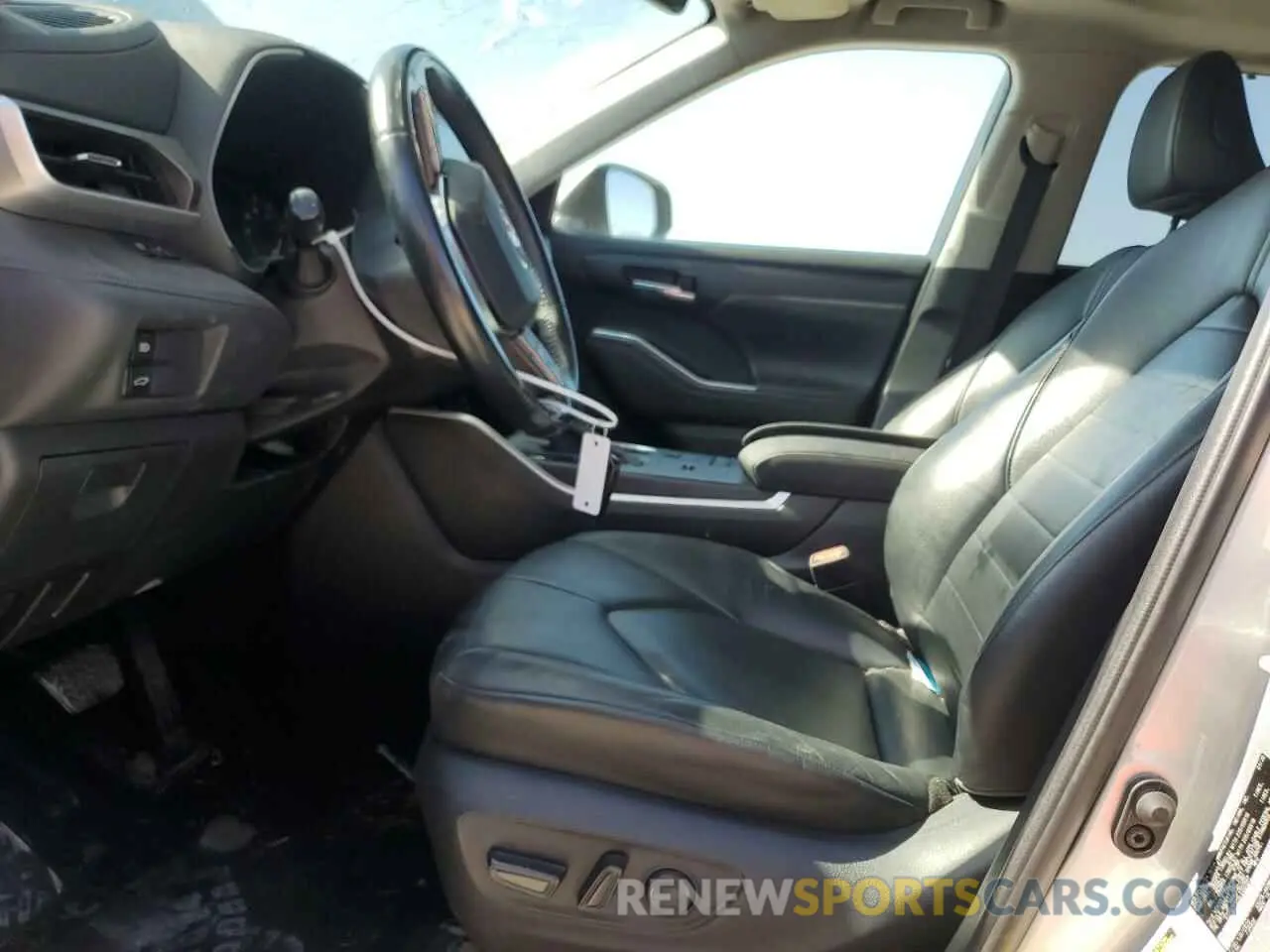 7 Photograph of a damaged car 5TDGZRAH5LS502887 TOYOTA HIGHLANDER 2020