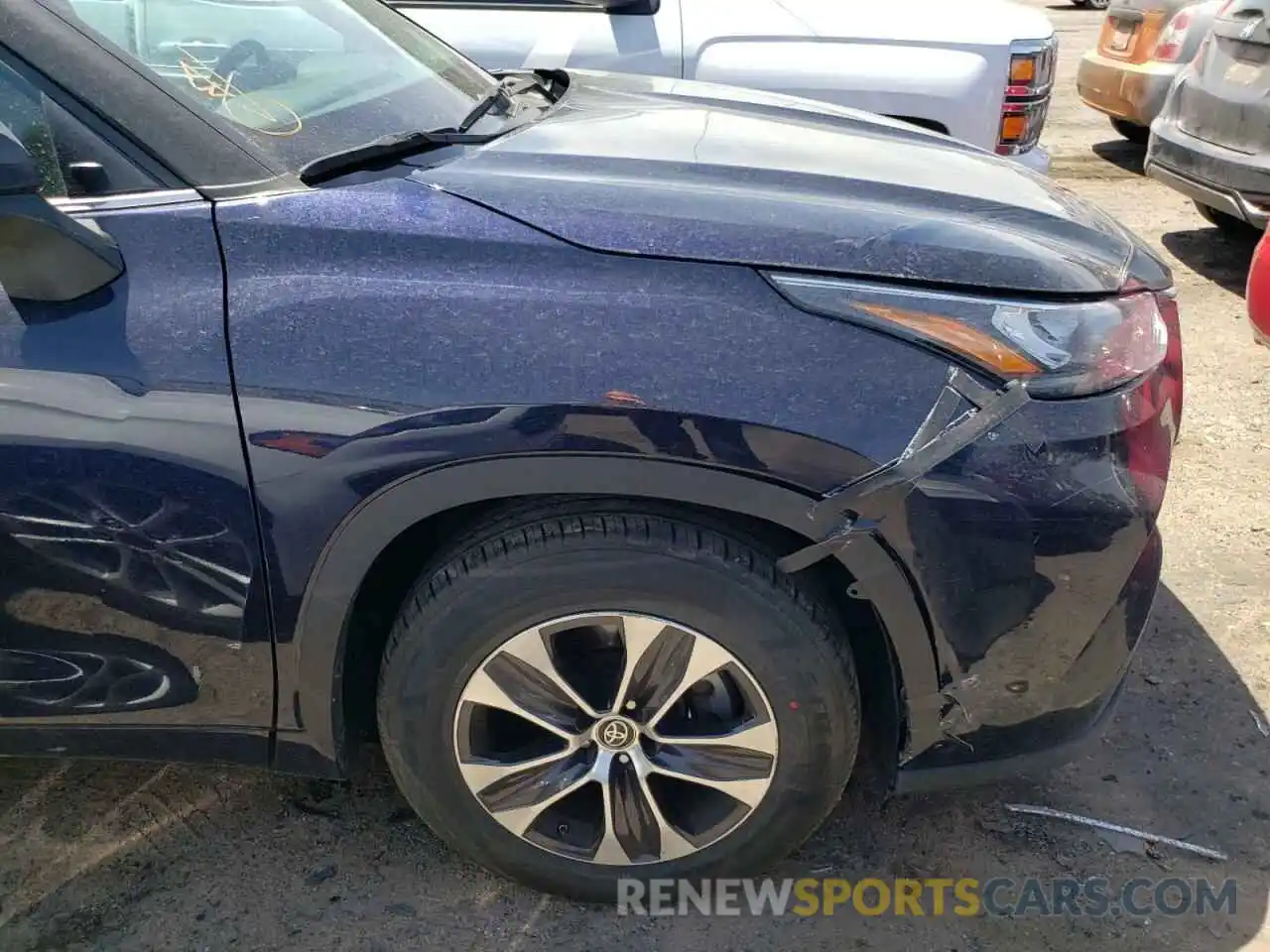 9 Photograph of a damaged car 5TDGZRAH5LS506034 TOYOTA HIGHLANDER 2020