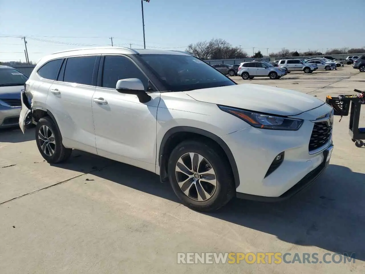 4 Photograph of a damaged car 5TDGZRAH5LS511914 TOYOTA HIGHLANDER 2020