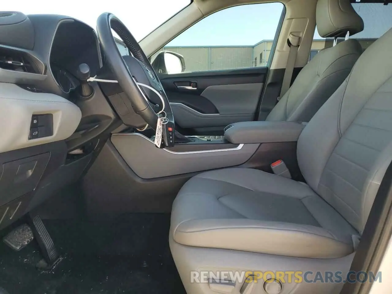 7 Photograph of a damaged car 5TDGZRAH5LS511914 TOYOTA HIGHLANDER 2020