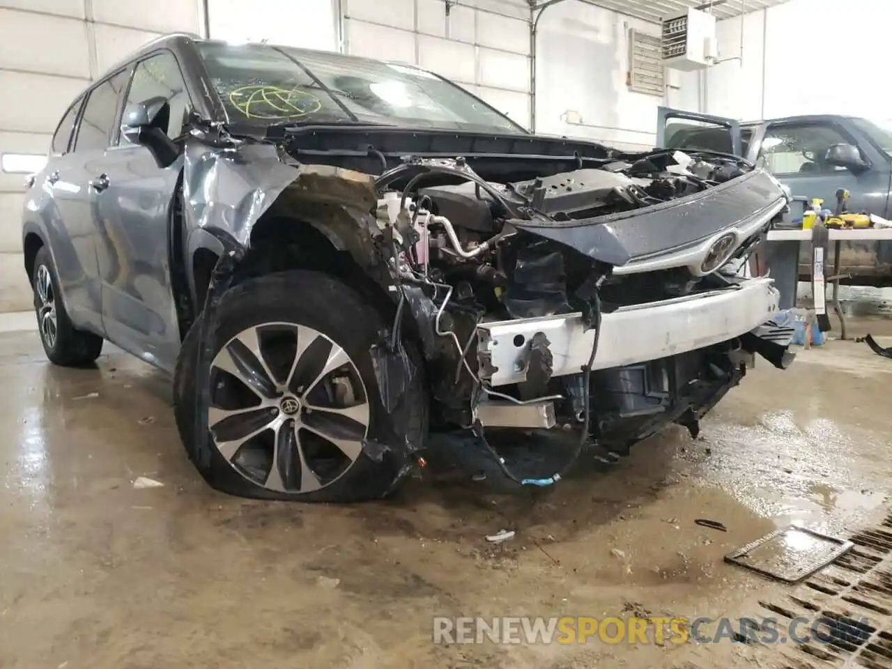 9 Photograph of a damaged car 5TDGZRAH6LS005301 TOYOTA HIGHLANDER 2020