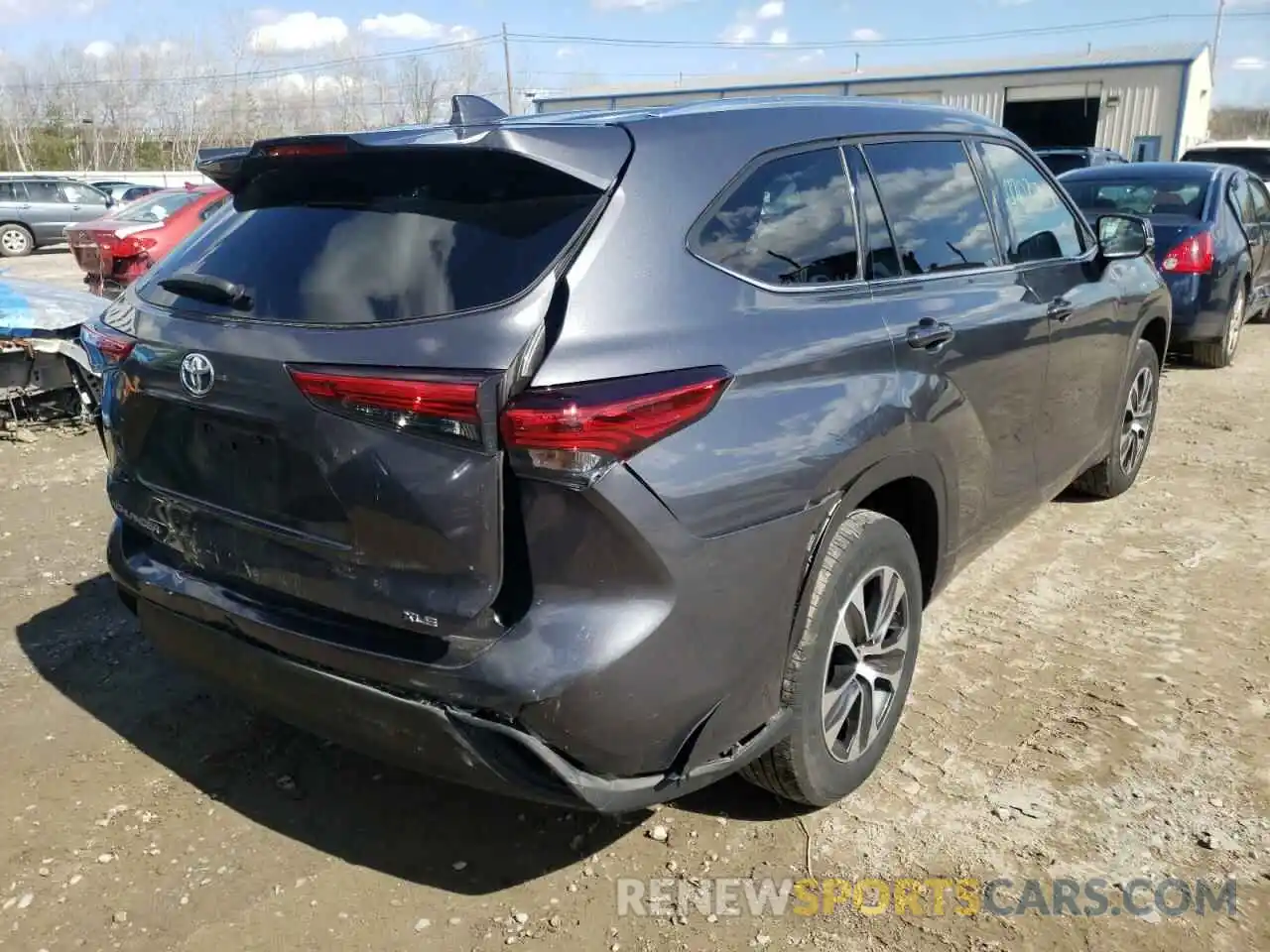 4 Photograph of a damaged car 5TDGZRAH6LS010370 TOYOTA HIGHLANDER 2020