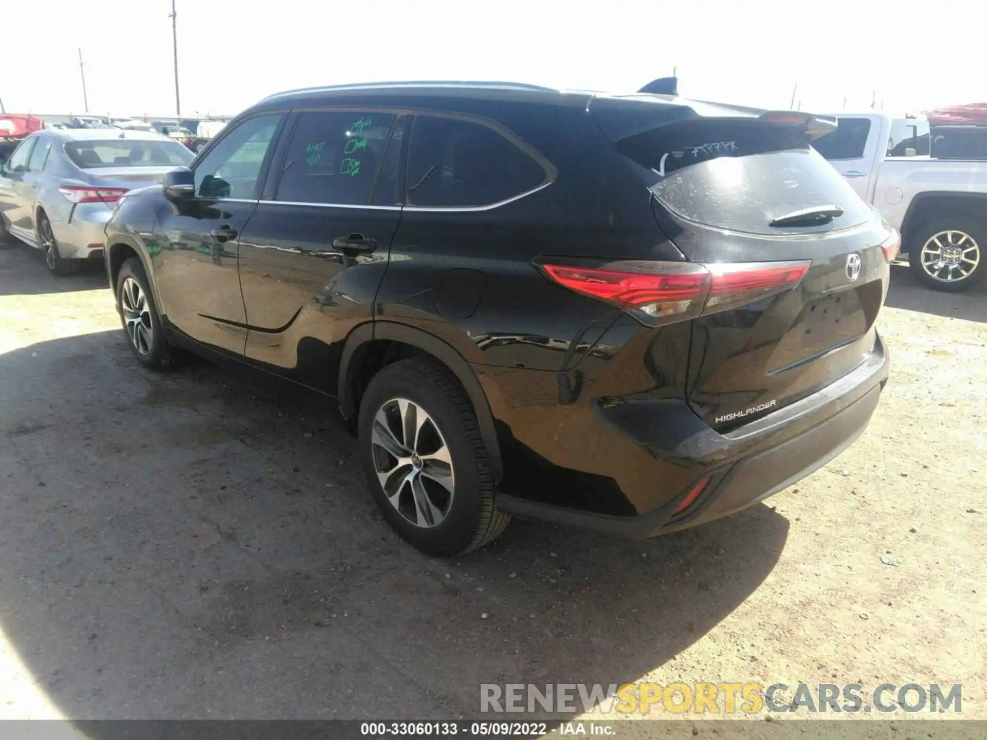 3 Photograph of a damaged car 5TDGZRAH6LS502218 TOYOTA HIGHLANDER 2020