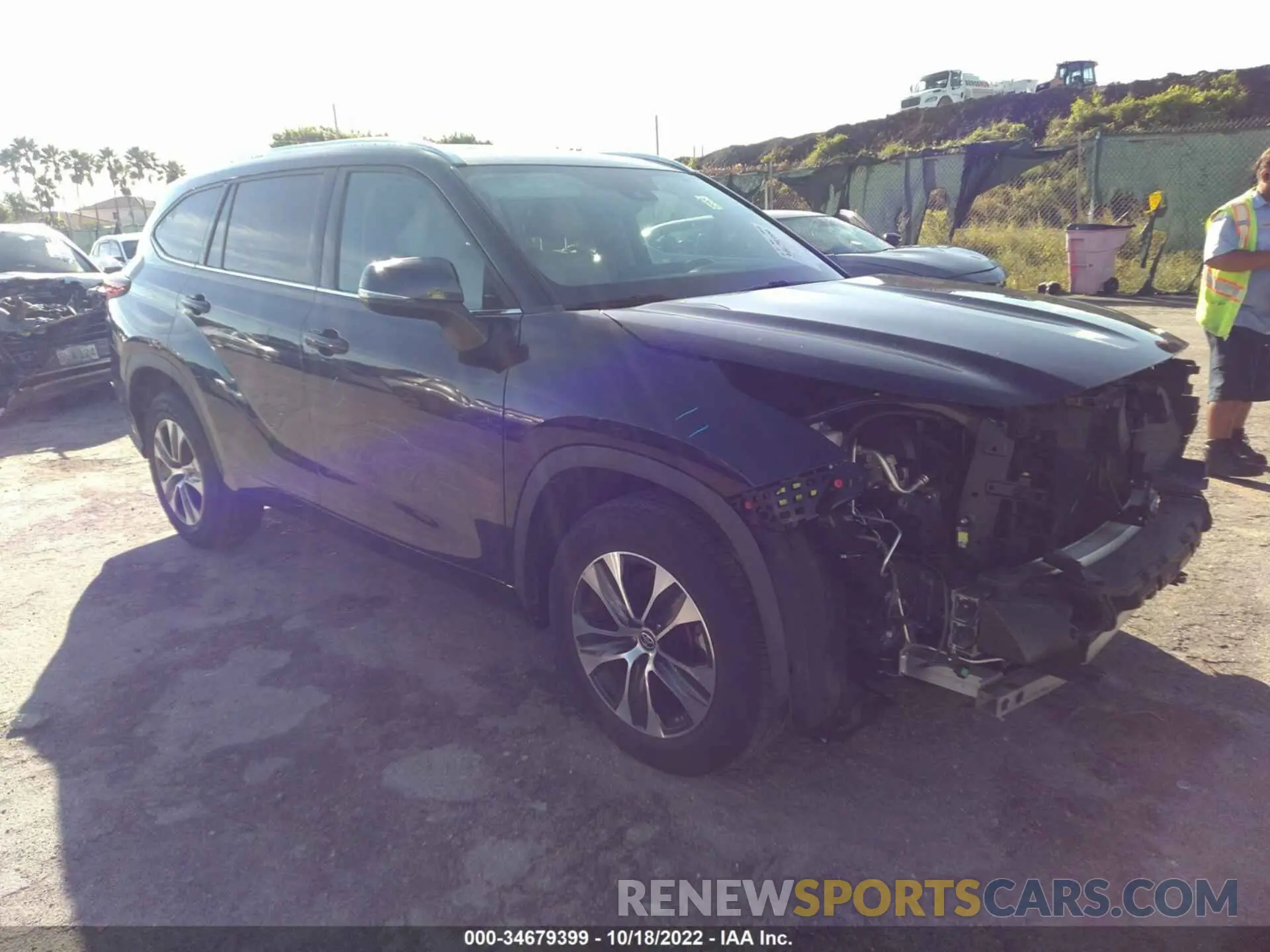 1 Photograph of a damaged car 5TDGZRAH7LS003105 TOYOTA HIGHLANDER 2020