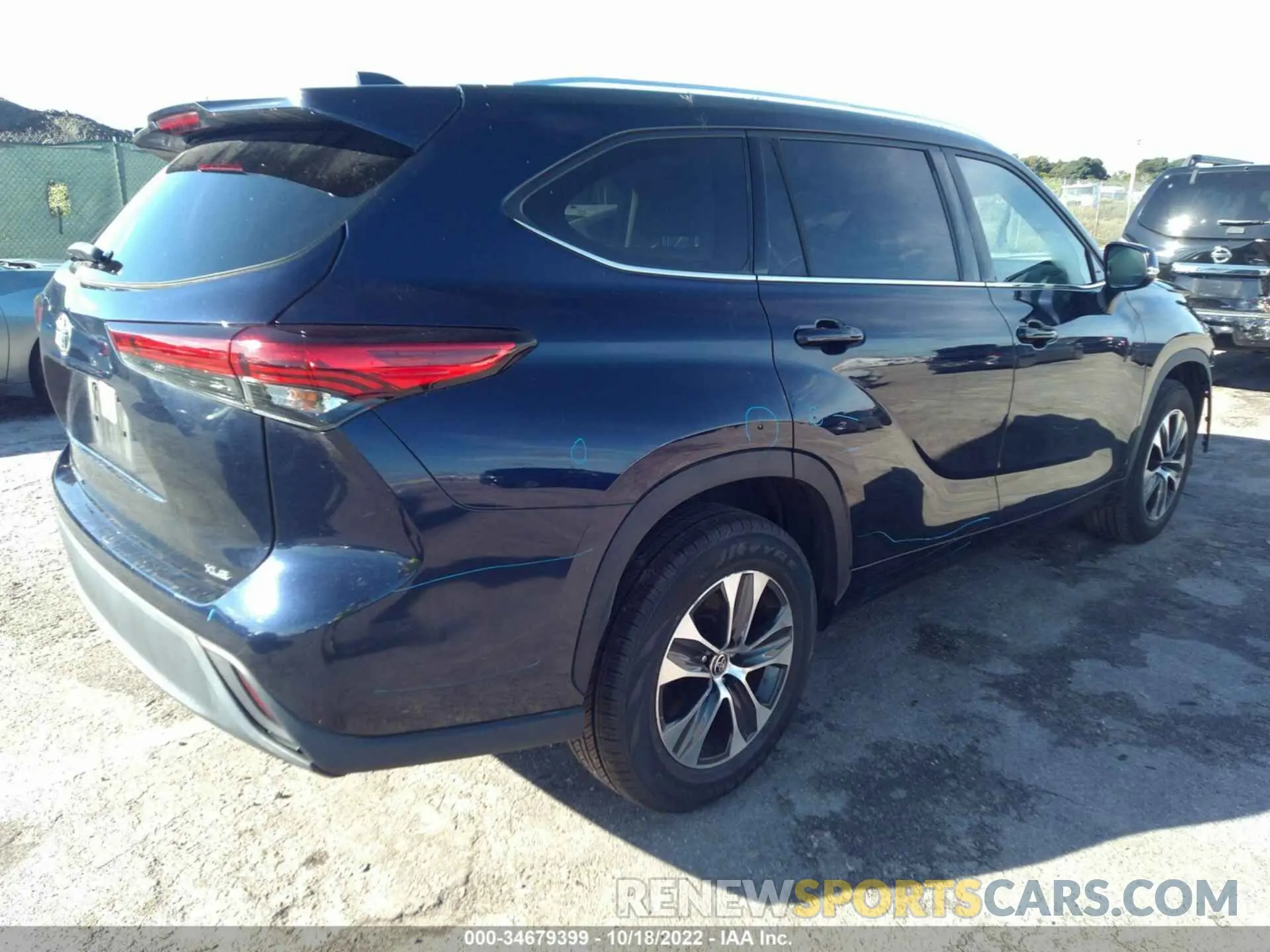 4 Photograph of a damaged car 5TDGZRAH7LS003105 TOYOTA HIGHLANDER 2020