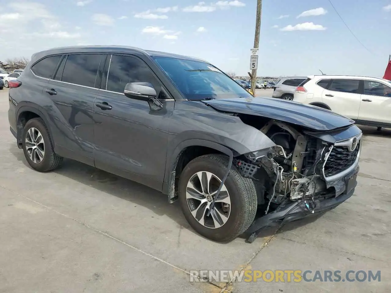 4 Photograph of a damaged car 5TDGZRAH7LS013584 TOYOTA HIGHLANDER 2020