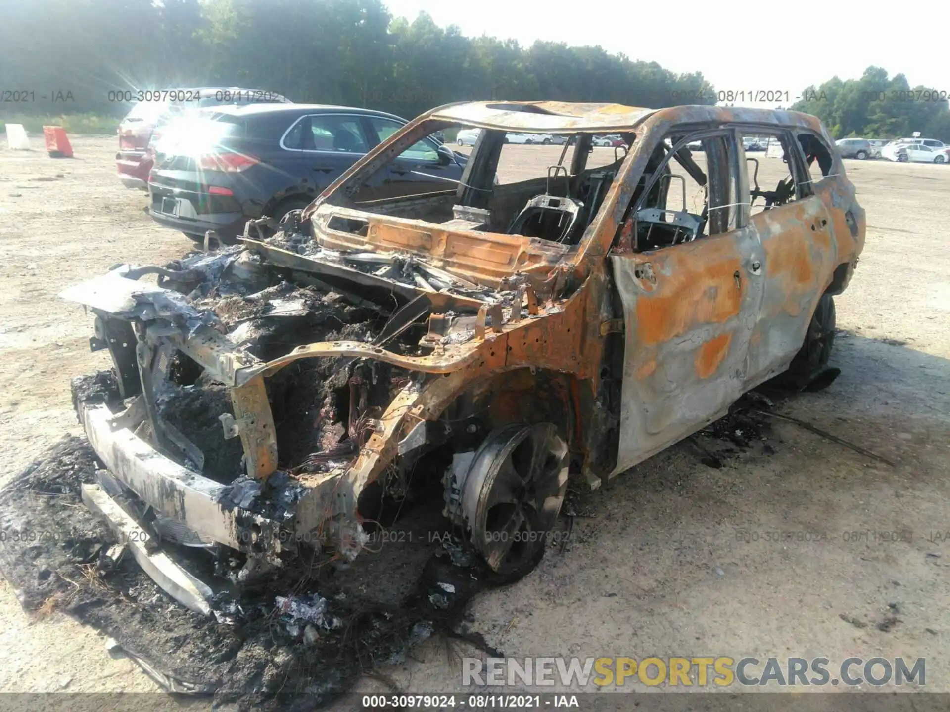 2 Photograph of a damaged car 5TDGZRAH7LS029560 TOYOTA HIGHLANDER 2020