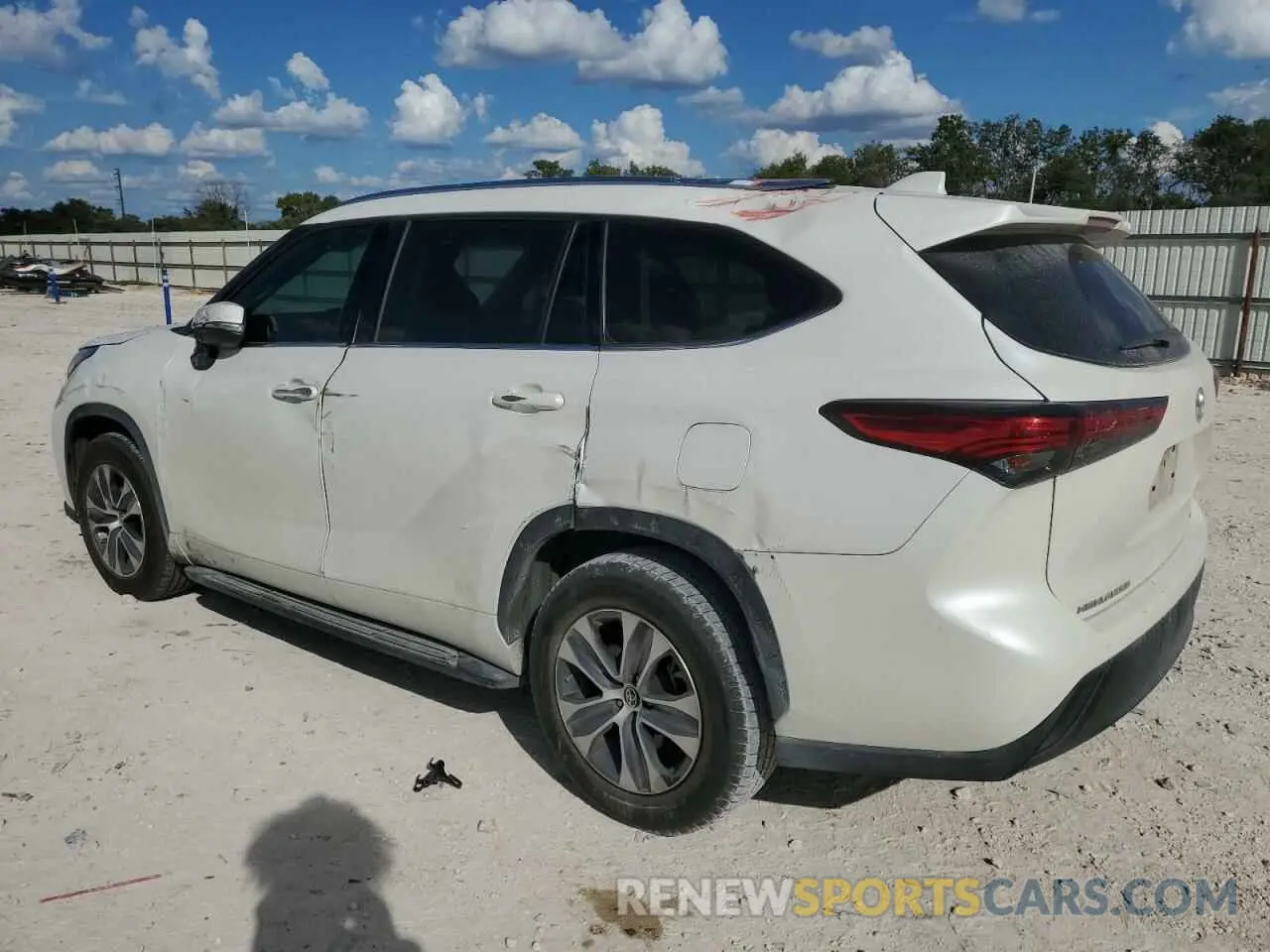 2 Photograph of a damaged car 5TDGZRAH7LS504124 TOYOTA HIGHLANDER 2020