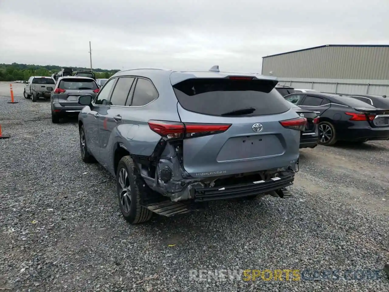 3 Photograph of a damaged car 5TDGZRAH8LS009818 TOYOTA HIGHLANDER 2020