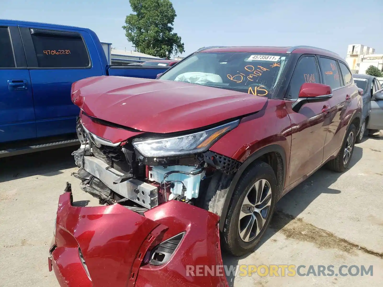 2 Photograph of a damaged car 5TDGZRAH8LS015909 TOYOTA HIGHLANDER 2020