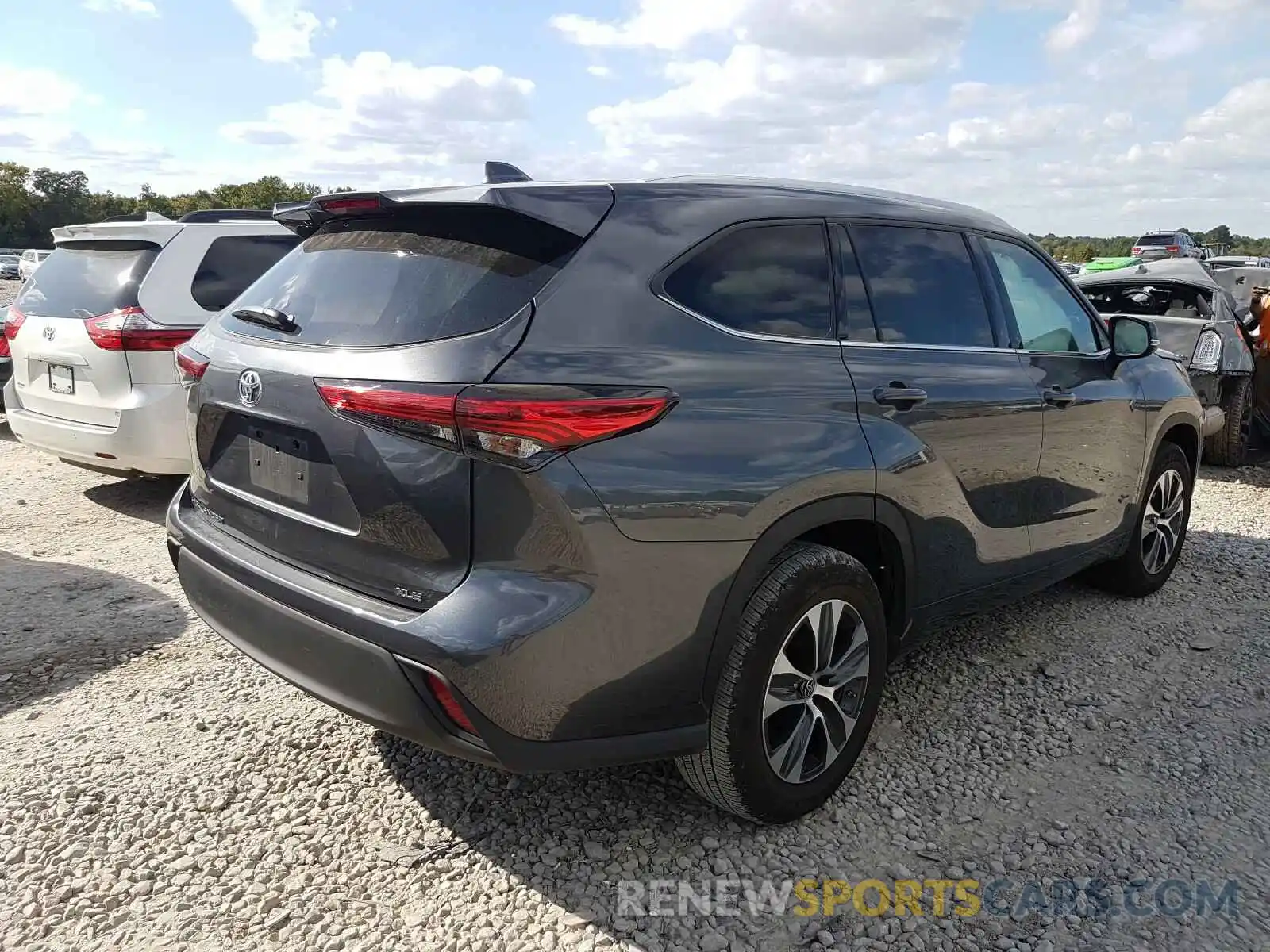 4 Photograph of a damaged car 5TDGZRAH8LS505539 TOYOTA HIGHLANDER 2020