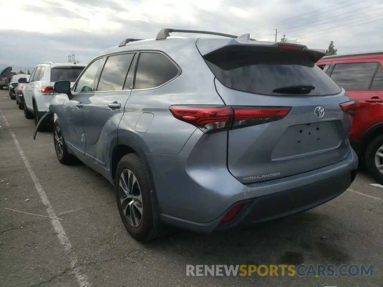 3 Photograph of a damaged car 5TDGZRAH9LS015787 TOYOTA HIGHLANDER 2020