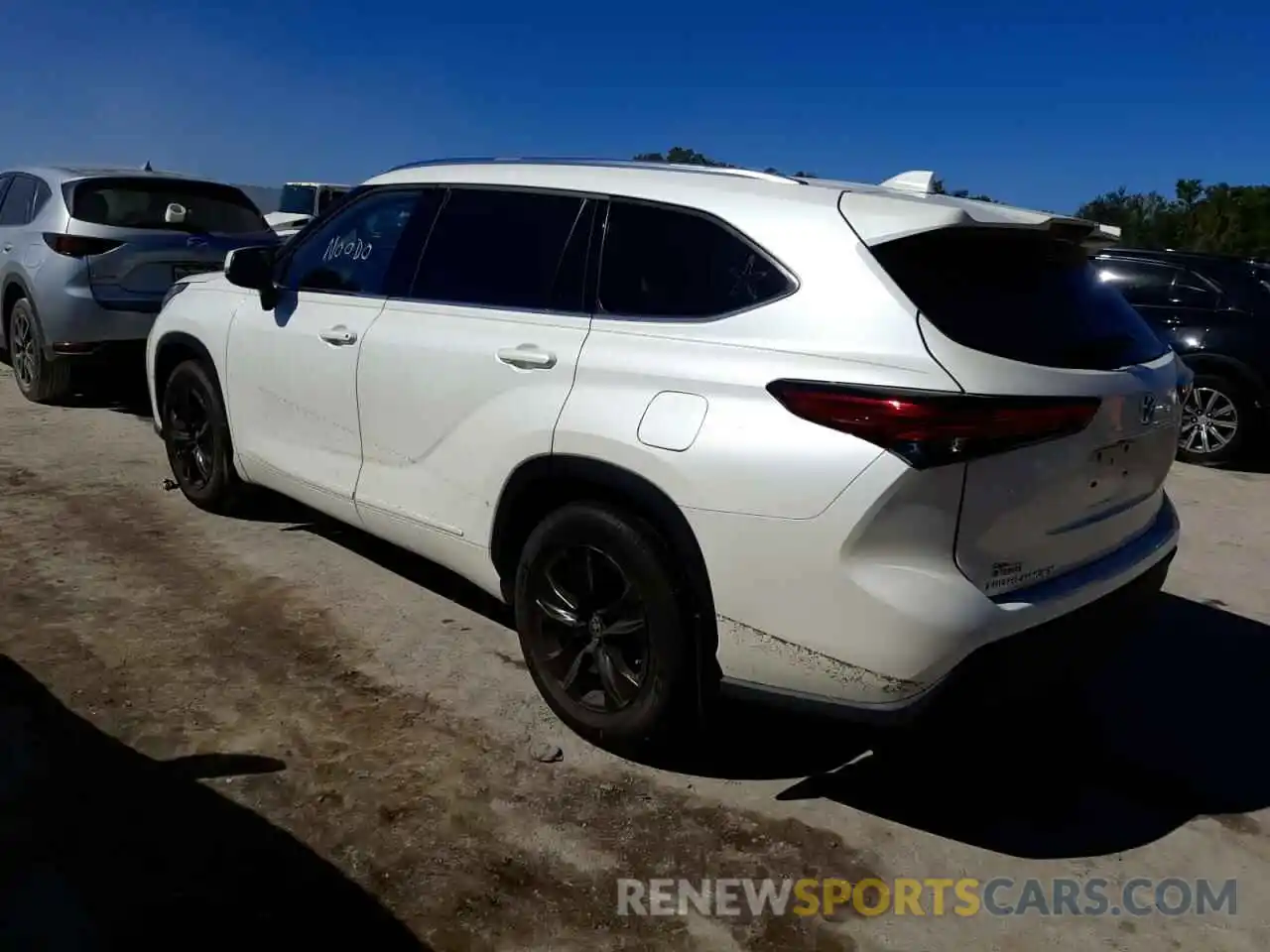 3 Photograph of a damaged car 5TDGZRAH9LS018544 TOYOTA HIGHLANDER 2020