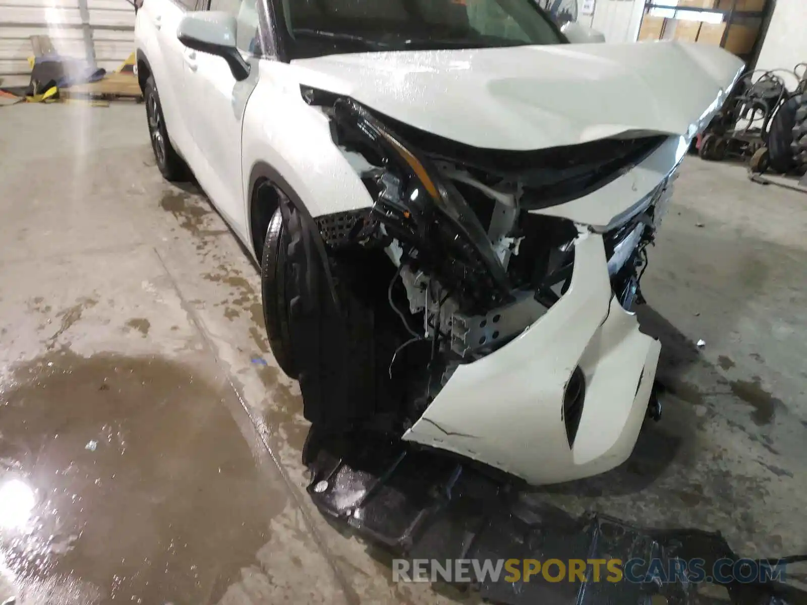 9 Photograph of a damaged car 5TDGZRAH9LS027065 TOYOTA HIGHLANDER 2020