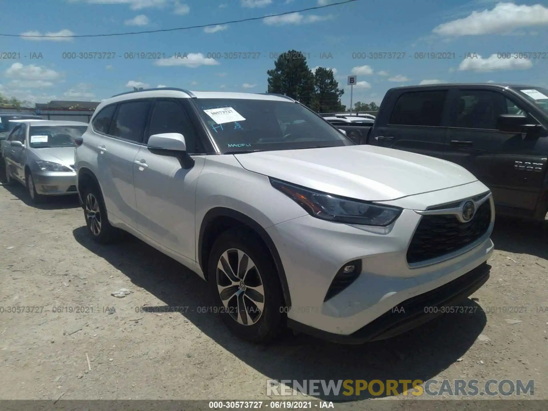 1 Photograph of a damaged car 5TDGZRAH9LS500625 TOYOTA HIGHLANDER 2020